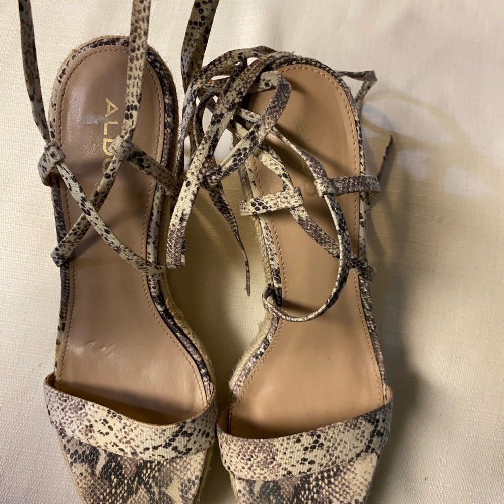 Aldo White and Tan Wedges with Strappy Design size 8.5 - Picture 2 of 15